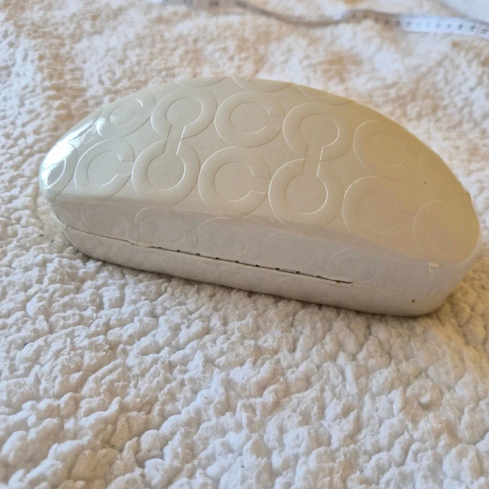 Coach Glossy White Signature C Logo Hard Clamshell Sunglasses Eyeglass Case